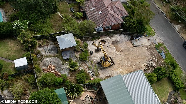 Pravni tim slavnog para izjavio je da je obnova 'općenito u skladu' sa zakonima o planiranju koje je postavilo Vijeće Willoughbyja