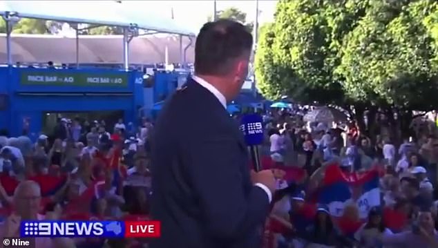 G. Jones predstavio je segment prije Đokovićevog meča trećeg kola kada je igrača koji ruši rekorde nazvao 'bio' koji bi se trebao povući