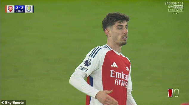 Havertz je izgledao kao da se izjašnjava nevinim, tvrdeći da mu je lopta umjesto toga udarila u sredinu