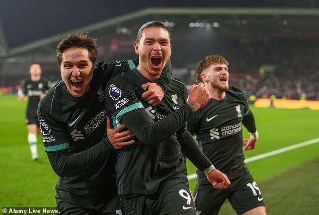 Liverpool je povećao vodstvo na vrhu ljestvice Premier lige nakon što je ostvario dramatičnu kasnu pobjedu protiv Brentforda
