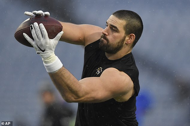 Andrews slikan na zagrijavanju prije uzbudljive utakmice protiv Billsa u nedjelju