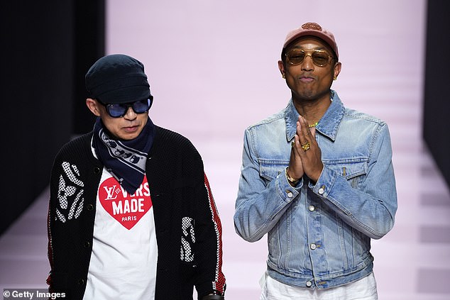 Pharrell je pozdravljen velikim pljeskom nakon posljednje revije Louisa Vuittona