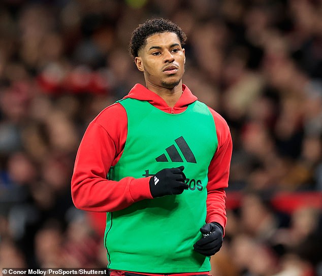 Olivia Hawkins pitala je dolje nisko na njoj i Marcus Rashford (na slici u studenom)