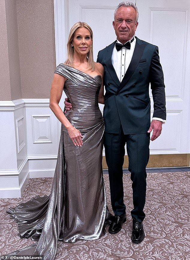 Pjevačica se neočekivano pojavila tijekom svečanosti inauguracije Donalda Trumpa, održane u ponedjeljak navečer u Washingtonu, DC; Kennedy i Hines na fotografiji na događaju