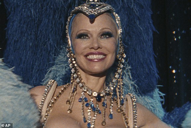 Anderson je s Giom Coppolom snimila svoj film The Last Showgirl u Las Vegasu