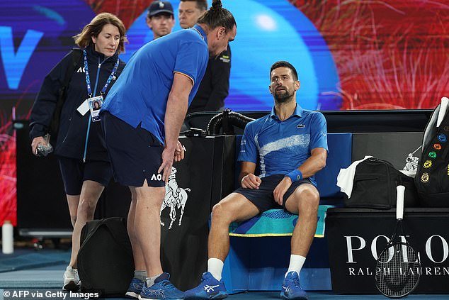 Srpski prvak je tražio medicinski timeout tijekom četvrtfinala protiv Španjolca Carlosa Alcaraza