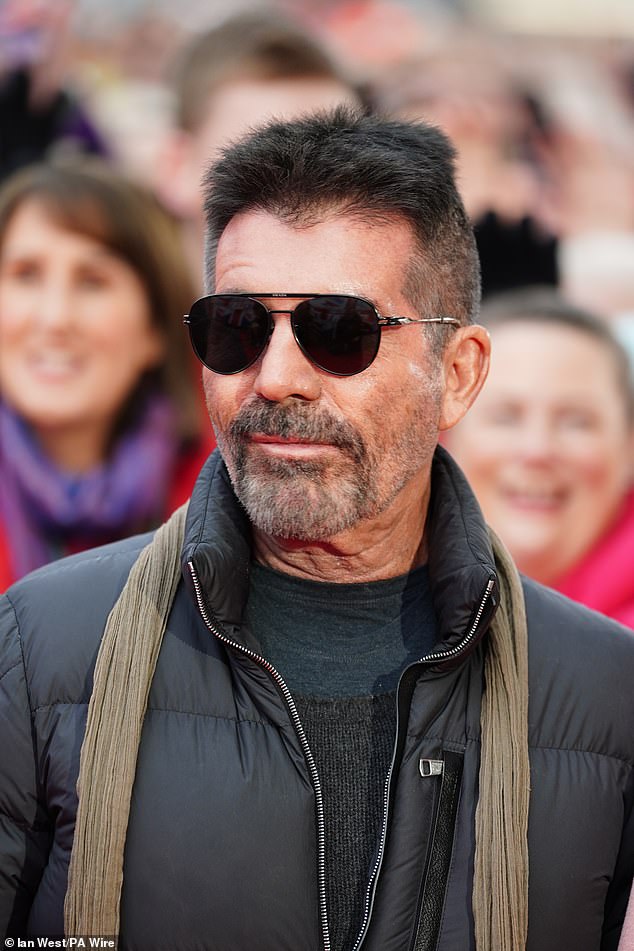 Cher je potpisala s Cowell -ovom diskografskom kutom Syco Music, ali napustila je tri godine kasnije nakon što su mlada pjevačica otkrili da se ona i Cowell (65) nisu složili oko svog karijernog puta i kako nije mogla podnijeti tu razinu