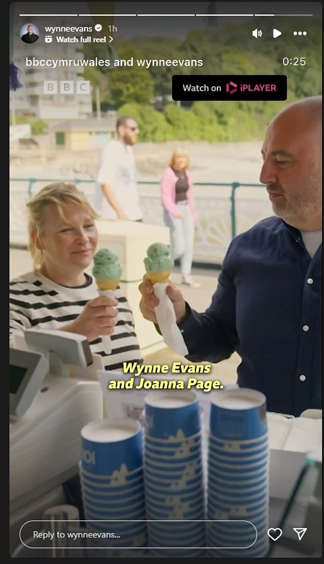 U nedjelju ujutro Evans je prkosno objavio prikolicu za svoj novi BBC show, Wynne i Joanna: All At Sea, na Instagramu