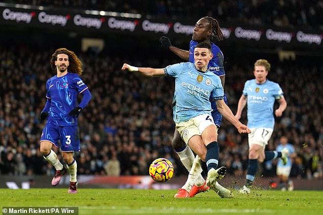 Osim svojih frustracija u Engleskoj, Foden se također obratio neuobičajenim borbama Manchester Cityja ove sezone