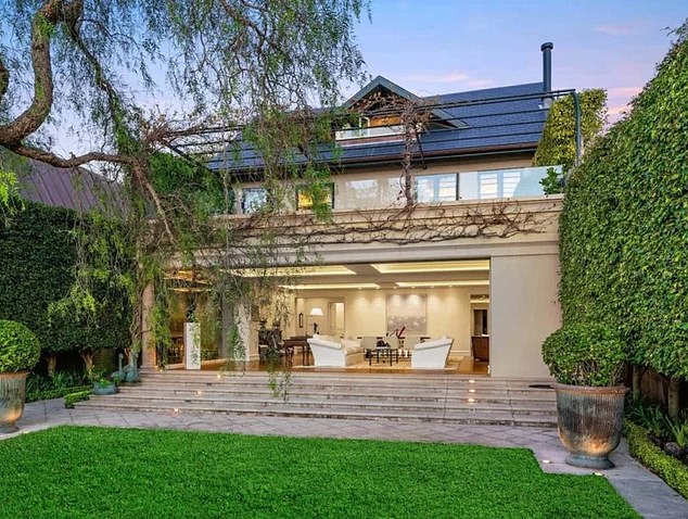 Prvaci su zaradili zaradu od 17 milijuna dolara nakon što su 2022. prodali kuću Rose Bay