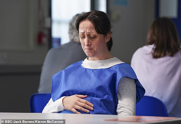 Lik je trenutno trudan s bebom ubojice Reiss Calwell, nesvjestan da je ubio svoju bivšu suprugu Debbie, optužena je zločin.