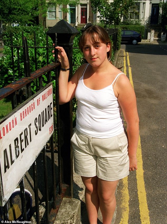 Natalie se prvi put pridružila Eastendersu 1993. godine kada je imala samo 10 godina i ostala je s predstavom do 2007. (na slici 1999.)