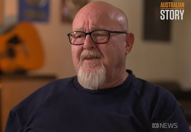 Howe se povukao iz glazbene industrije prije nekoliko godina zbog stalnih zdravstvenih problema