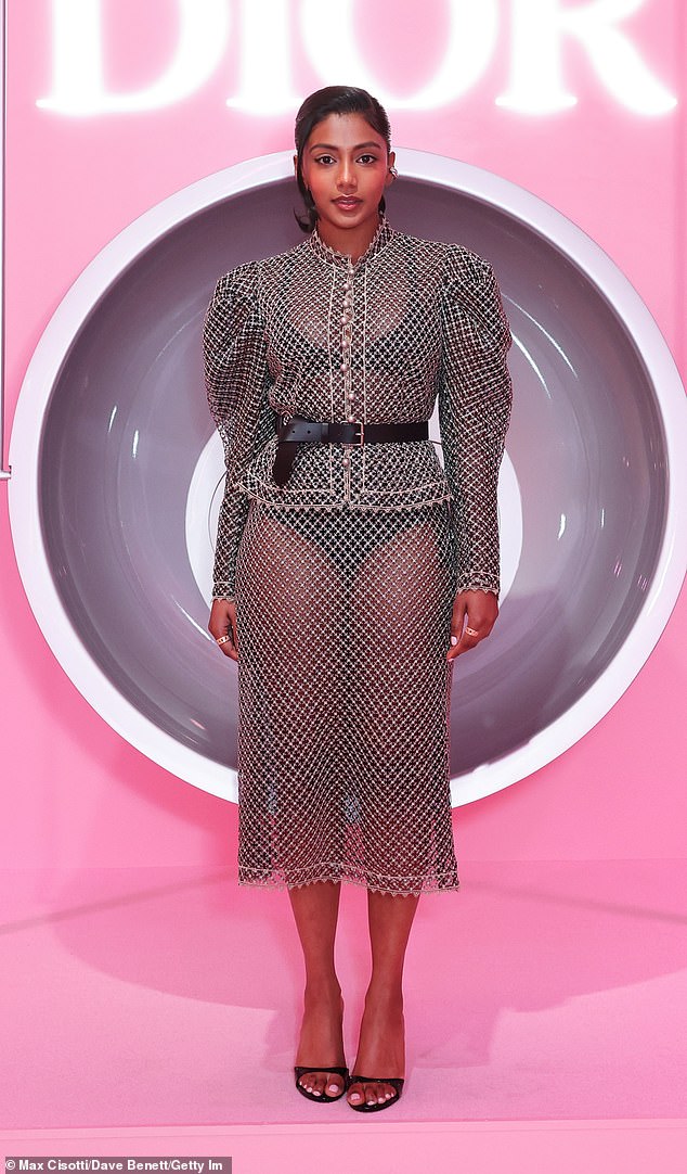 Inače, zvijezda Bridgertona Charithra Chandran izvukla je izgled čeljusti