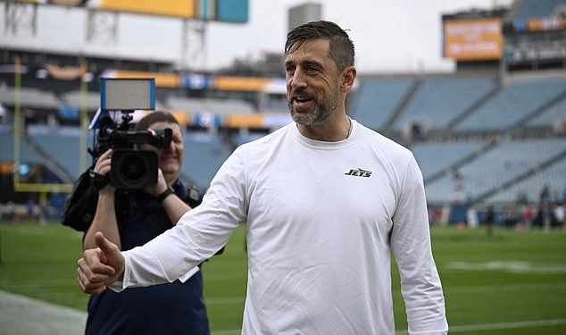 Aaron Rodgers šalje upozorenje RFK Jr. američkom Senatu uoči saslušanja o potvrđivanju Trumpove vlade