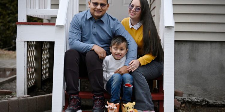 Agencije za preseljenje užurbano pomažu izbjeglicama uoči Trumpova drugog mandata