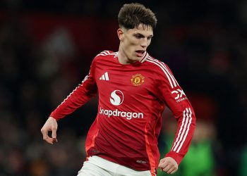 Alejandro Garnacho pokušao je ostati u središtu i biti broj 10 za kojim Ruben Amorim žudi dok izvori Man Uniteda ostaju šutljivi o interesu Napolija, piše NATHAN SALT