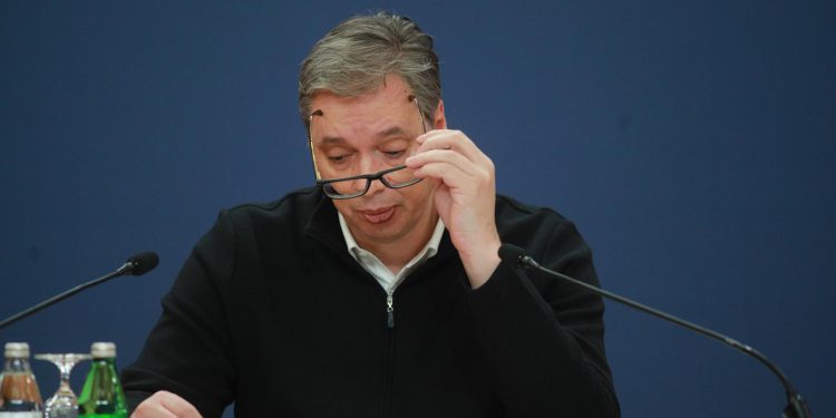 KAKAV CAR Vučić pomilovao dekanicu protiv koje se ne vodi nikakav postupak | NACIONAL.HR