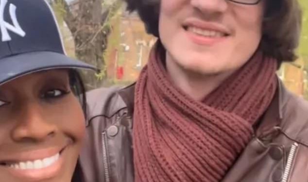 Alison Hammond, 49, i toyboy dečko David, 27, razišli su glasine o squashu dok su se poljubili tijekom izlaska s PDA-om