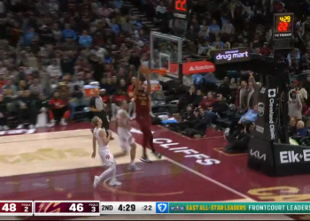 Allenovo zakucavanje iznad glave: njegovi suigrači poludjeli!