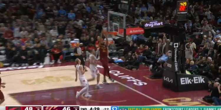 Allenovo zakucavanje iznad glave: njegovi suigrači poludjeli!