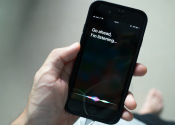 Apple će žrtvama Siri platiti po 20 dolara — RT World News