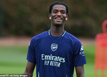 Arsenal pokušava povezati talentiranog mladića s New Deal -om usred interesa čovjeka ujedinjenih jer oružje riskira da izgube drugu zvijezdu u rivalskom klubu