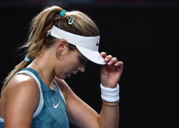 Australian Open Day Five: Live score and game-by-game updates as Tennis fans swoon over Alex de Minaur’s fiancée Katie Boulter after her ‘sweet’ behind-the-scenes act, as Tristan Schoolkate gets off to the perfect start against Jannik Sinner