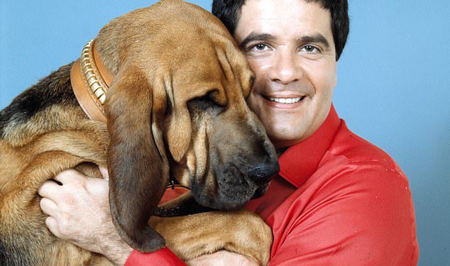 Australski novinar i TV voditelj Simon Townsend preminuo je u 79