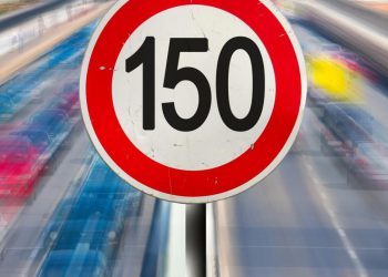 Auto Klub – Europska zemlja podiže ograničenje brzine na 150 km/h: ‘Vozači će na 50 kilometara uštedjeti tri minute’