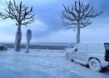Auto Klub – Kocke leda na kotačima: Pogledajte što su niske temperature napravile automobilima