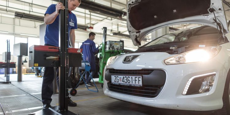 Auto Klub – Koliko su stari auti u Hrvatskoj i zbog čega najčešće padaju na tehničkom pregledu?