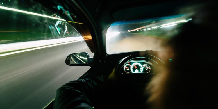 Auto Klub – Krivci za puno nesreća: Devet od deset vozača tvrdi da ih moderna LED svjetla na autima zasljepljuju u vožnji!