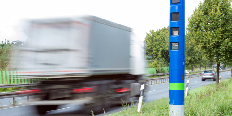 Auto Klub – ‘Naglo koče da ne dobiju kaznu’: Plavi stupovi zbunjuju vozače na njemačkim cestama