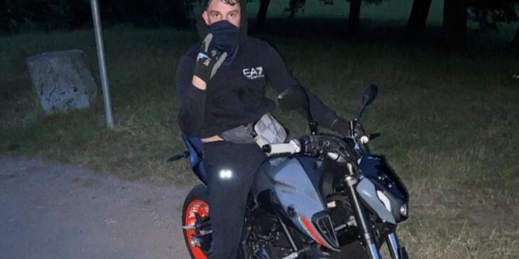 Auto Klub – Najgluplji lopov ikada: Pozirao na ukradenoj Yamahi pa završio u zatvoru na 14 godina