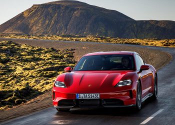 Auto Klub – Porsche objavio prodajne rezultate: Katastrofa ze električni model, kupci razgrabili benzinski 718