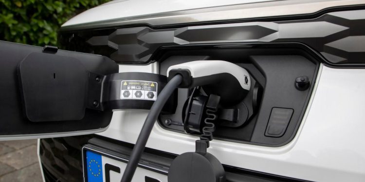 Auto Klub – Rizik od požara: Poznati proizvođač povlači više od 600.000 automobila