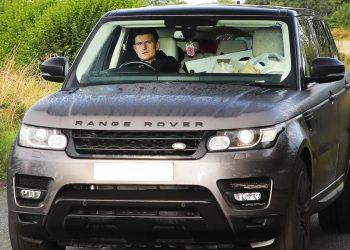 Auto Klub – Spor na terenu, prebrz za volanom: Engleski tragičar ostao bez kapetanske trake i vozačke dozvole