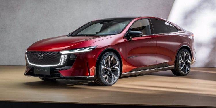 Auto Klub – Stiže na megdan Volkswagenu ID.7: Nakon 26 godina Mazda 6 postala električni model