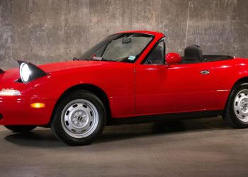 Auto Klub – U tvorničkom stanju: Kultna Mazda MX-5 stara 35 godina s manje od 8000 km prodana za nevjerojatan iznos
