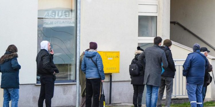 Banka poslala važno upozorenje klijentima: Ako ne pazite, možete pretrpjeti financijsku štetu