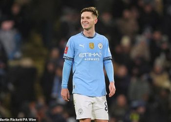 Bayer Leverkusen održava razgovore s Man Cityjem preko Swoopa za mladu zvijezdu … ali prvaci Bundeslige mogli bi umjesto toga potpisati veznjaka Aston Villa