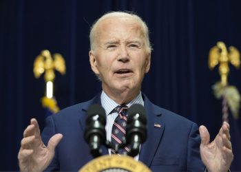 Biden potvrđuje istragu ‘moguće veze’ između napada u New Orleansu i eksplozije Cybertrucka — RT World News