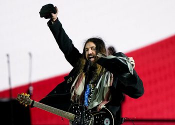 Billy Ray Cyrus napravio je ‘epsku katastrofu’ nastupa na Trumpovom Liberty Ballu