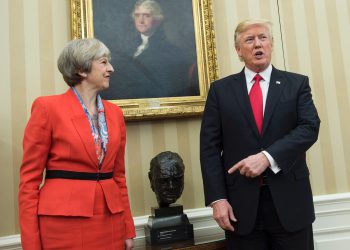 Bista sira Winstona Churchilla vraćena je u Ovalni ured prvog Trumpovog dana