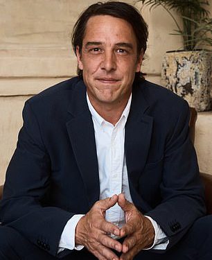 Bitka kod Samsa! Unutar tajne svađe između Samuela Johnsona i Sama Panga – dok se glumac bizarno javno ispričava komičaru