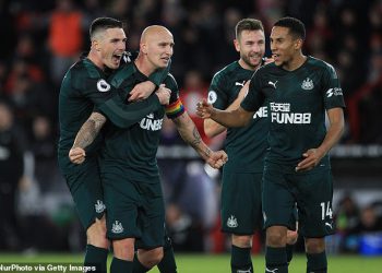 Bivša zvijezda Newcastlea propustila je debitirati za svoju novu momčad nakon što je sudjelovala u prometnoj nesreći dan prije utakmice