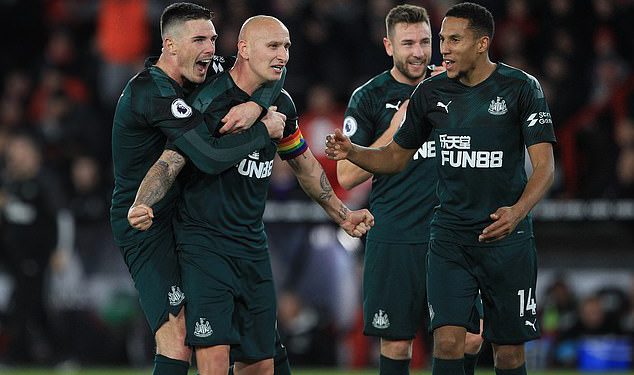 Bivša zvijezda Newcastlea propustila je debitirati za svoju novu momčad nakon što je sudjelovala u prometnoj nesreći dan prije utakmice