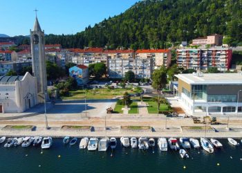 Britanci tvrde: Ovaj dalmatinski grad je najružniji na Jadranu. “Nije mjesto na kojem biste se željeli zadržati”