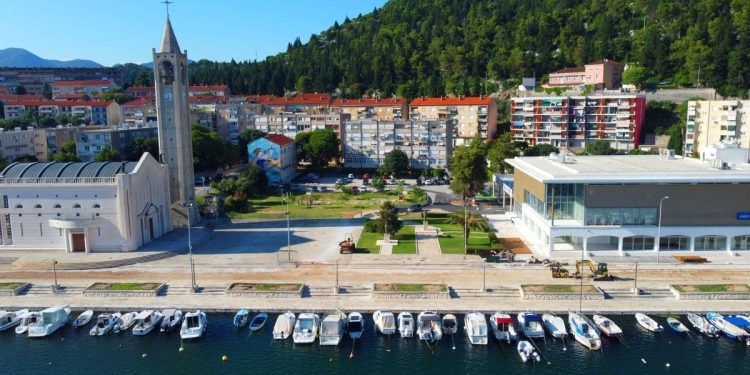 Britanci tvrde: Ovaj dalmatinski grad je najružniji na Jadranu. “Nije mjesto na kojem biste se željeli zadržati”